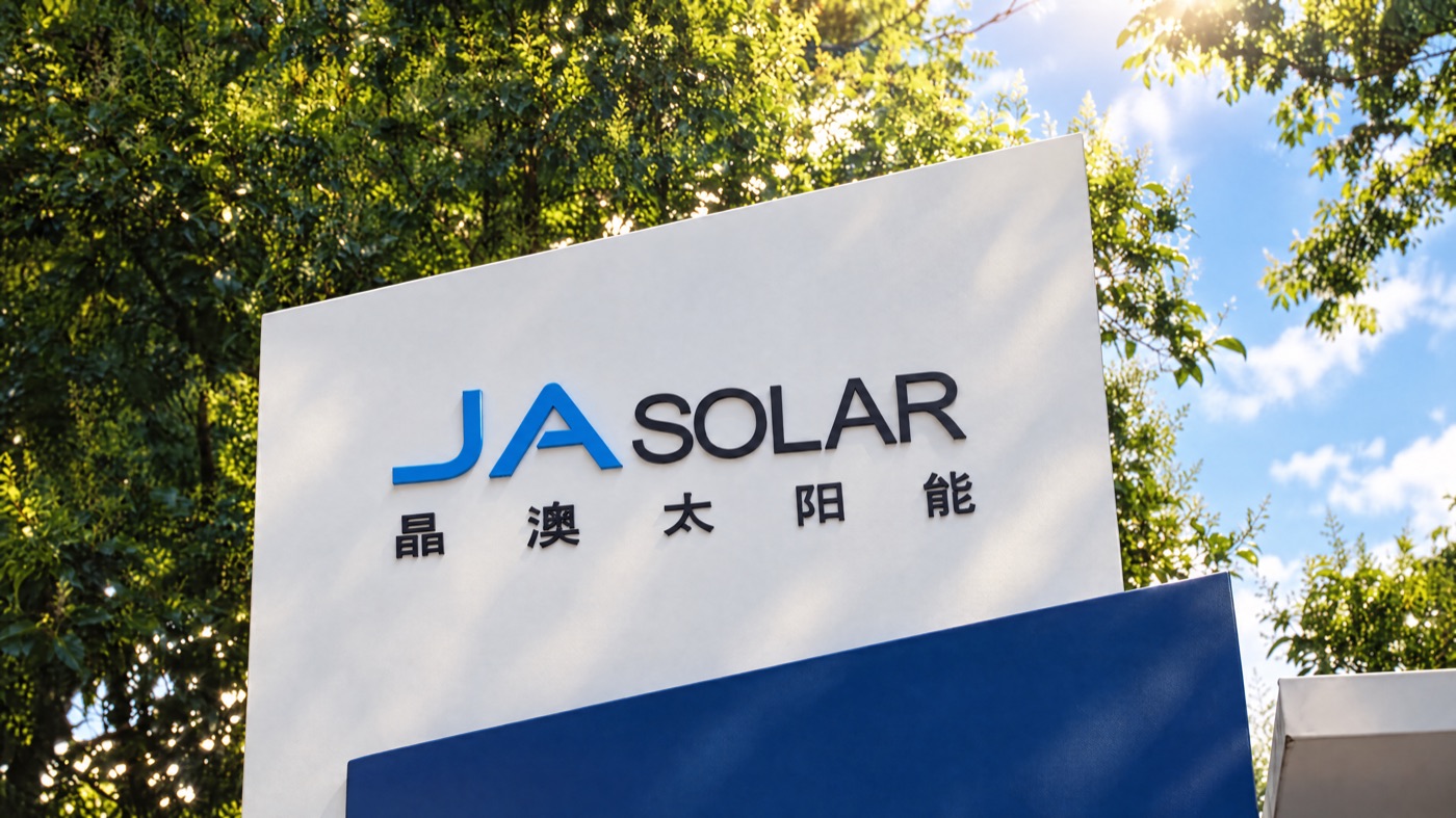An efficient smart high-bay for solar leader JA Solar
