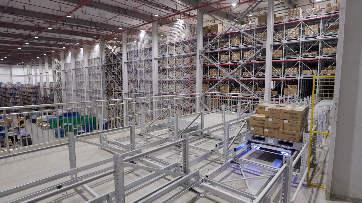 原力聚合深耕托盘四向车 布局智能仓储全球化