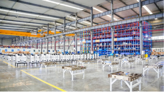 智能托盘四向车怎么选？原力聚合带你避开高密度存储升级陷阱